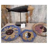 K - DECORATIVE POTTERY PLATES & FISH (S147)