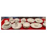 11 - HAVILAND TRADITIONS FINE CHINA DISHWARE (M213