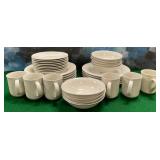 11 - YAMAKA JAPAN DISHWARE (M104)
