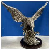 N - EAGLE SCULPTURE 16X27' (G30)