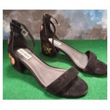 11 - PAIR OF STEVE MADDEN SHOES (M66)