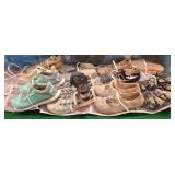 11 - OVER THE DOOR SHOE ORGANIZER WITH SHOES