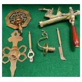 11 - LOT OF BRASS COLLECTIBLES (M111)