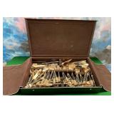 11 - FLATWARE SET (M130)