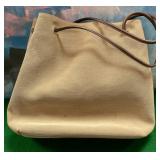 11 - GUCCI TOTE BAG (M106)