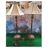 11 - PAIR OF MATCHING TABLELAMPS (M23)