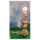 11 - VINTAGE GIFURAL TABLE LAMP (NO SHADE) (M179)