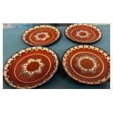11 - FOUR PIECES COLLECTIBLE PLATES