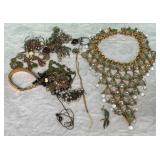 11 - MIXED LOT OF COSTUME JEWELRY (D12)