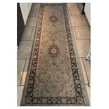 M1 - HALLWAY RUNNER RUG 114X32'