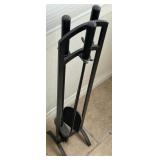 M1 - VINTAGE SET OF FIREPLACE TOOLS (D92)