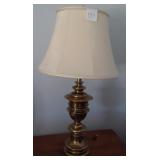 J1 - TABLE LAMP WITH SHADE (M4)