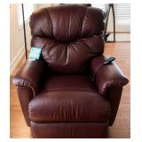 J1 - LA-Z-BOY POWER RECLINER & ACCENT PILLOW (K43)