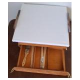 J2 - ARTIST EASEL (P32)