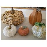 J2 - MIXED LOT OF DECORATIVE PUMPKINS (L19)