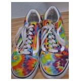 J2 - PAIR OF SIZE SEVEN SNEAKERS (K48)