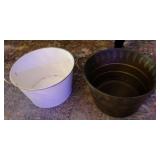 J2 - LOT OF TWO TUBS (L45)