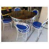 J2 - ROUND TABLE WITH FIVE CHAIRS (Y32)