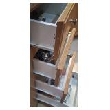 J2 - MIXED LOT KITCHEN UTENSILS, BAR ACCESSORIES