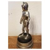 J2 - VINTAGE 50S KNIGHT TABLE LIGHTER (L104)
