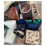 J2 - LOT OF ACCENT PILLOWS (M78)