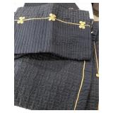 431 - NATORI QUEEN BED SPREAD & FOUR PILLOW SHAMS