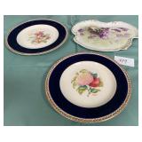 11 - THREE VINTAGE COLLECTIBLE PLATES (M9)