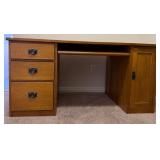 15 - COMPUTER DESK