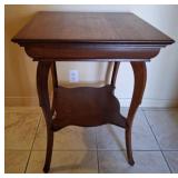 14 - VINTAGE ACCENT TABLE