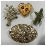 LOT OF VINTAGE BROOCHES