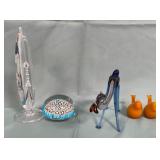 11 - LOT OF ART GLASS COLLECTIBLES (M10)