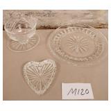 11 - THREE PIECES COLLECTIBLE CRYSTAL (M120)