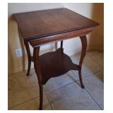 14 - VINTAGE ACCENT TABLE