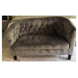J4 - UPHOLSTERED SETTEE (M3)