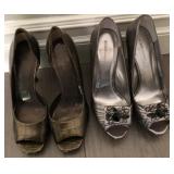 J4 - TWO PAIR WOMEN'S DRESS SHOES SIZE 9 (M20)