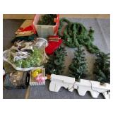 J4 - MIXED LOT OF HOLIDAY DECORATIONS (G59)