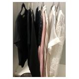 J4 - LOT OF WOMEN'S CLOTHING (M24)