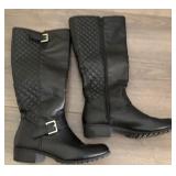 J4 - PAIR OF WOMEN'S BOOTS SIZE 8.5 (M25)