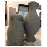J4 - DECORATIVE VASE & GINGER JAR