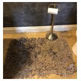 J4 - THROW RUG & TOILET TISSUE HOLDER