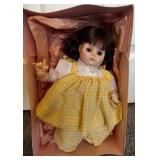 J4 - MADAME ALEANDER COLLECTIBLE DOLL (N11)