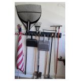 J4 - MIXED GARDEN TOOLS, AMERICAN FLAG