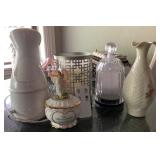 J4 - MIXED LOT OF COLLECTIBLES (M11)
