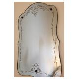 Q - ANTIQUE-STYLE MIRROR W/ FLORAL ETCHED EDGE