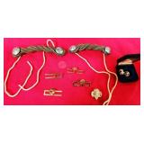 Q - MIXED LOT OF COSTUME JEWELRY (W117)