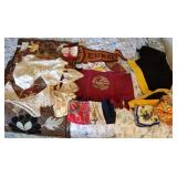 Q - VINTAGE CLOTHING, SCARVES & MORE (M25)