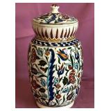 Q - CERAMIC JAR WITH MATCHBOOKS (L74)