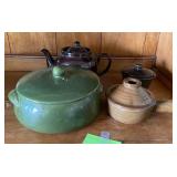 Q - TEAPOT AND COVERED BOWLS (K58)