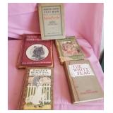 Q - MIXED LOT OF VINTAGE BOOKS (L118)