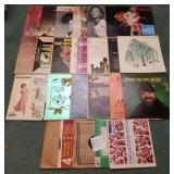 Q - MIXED LOT OF VINYL RECORDS (B57)